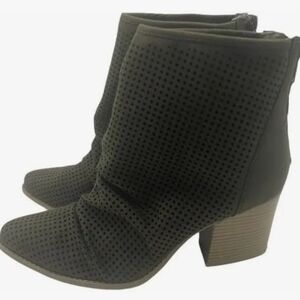 LIKE NEW Kaari Blue FRANKIE Ankle Boots -Olive Green Women's 6.5